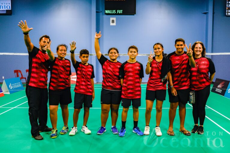 Wallis et Futuna U15 team waves to camera after final tie.