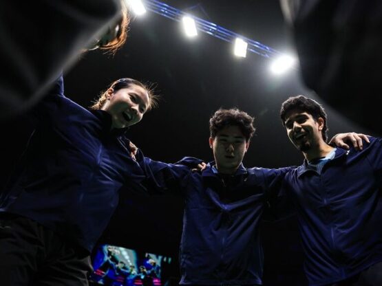 b_20250429_0915_SudirmanCup2025_BPJS7502 Team huddles before tie starts