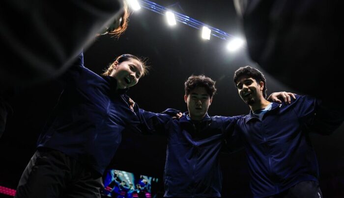 b_20250429_0915_SudirmanCup2025_BPJS7502 Team huddles before tie starts