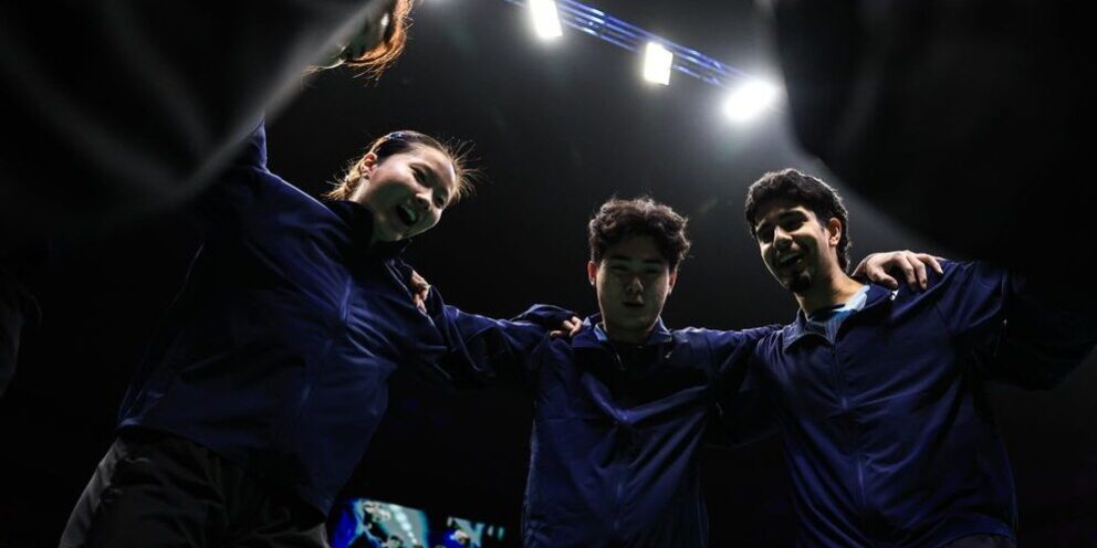 b_20250429_0915_SudirmanCup2025_BPJS7502 Team huddles before tie starts