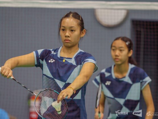 VOJC_Day 1_-10 Australia players ready to serve at VICTOR Oceania Junior Mixed Team Championships